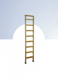 Scala di appoggio in legno con gradini larghi