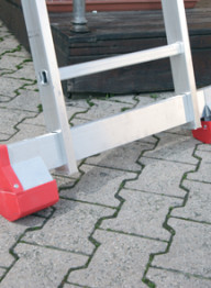 Scala a sfilo in alluminio con gradino largo 2