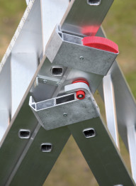 Scala a sfilo in alluminio con gradino largo 3