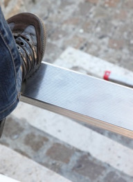 Scala a sfilo in alluminio con gradino largo 4