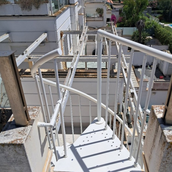 Scala a pianta circolare modello F20ZV